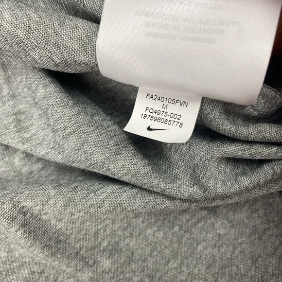 NIKE Training Essential Swoosh T-Shirt Women's Grey SIZE‎ M - FQ4975 - Picture 8 of 9